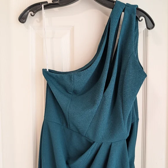 2/$10 Lulu's Hunter Green One Shoulder Midi Dress - Picture 5 of 5